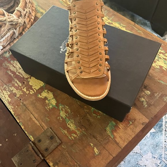 Nelsien 'Silence D' Sandals in Tan Leather in size 38 Europe /8 US - Picture 2 of 6